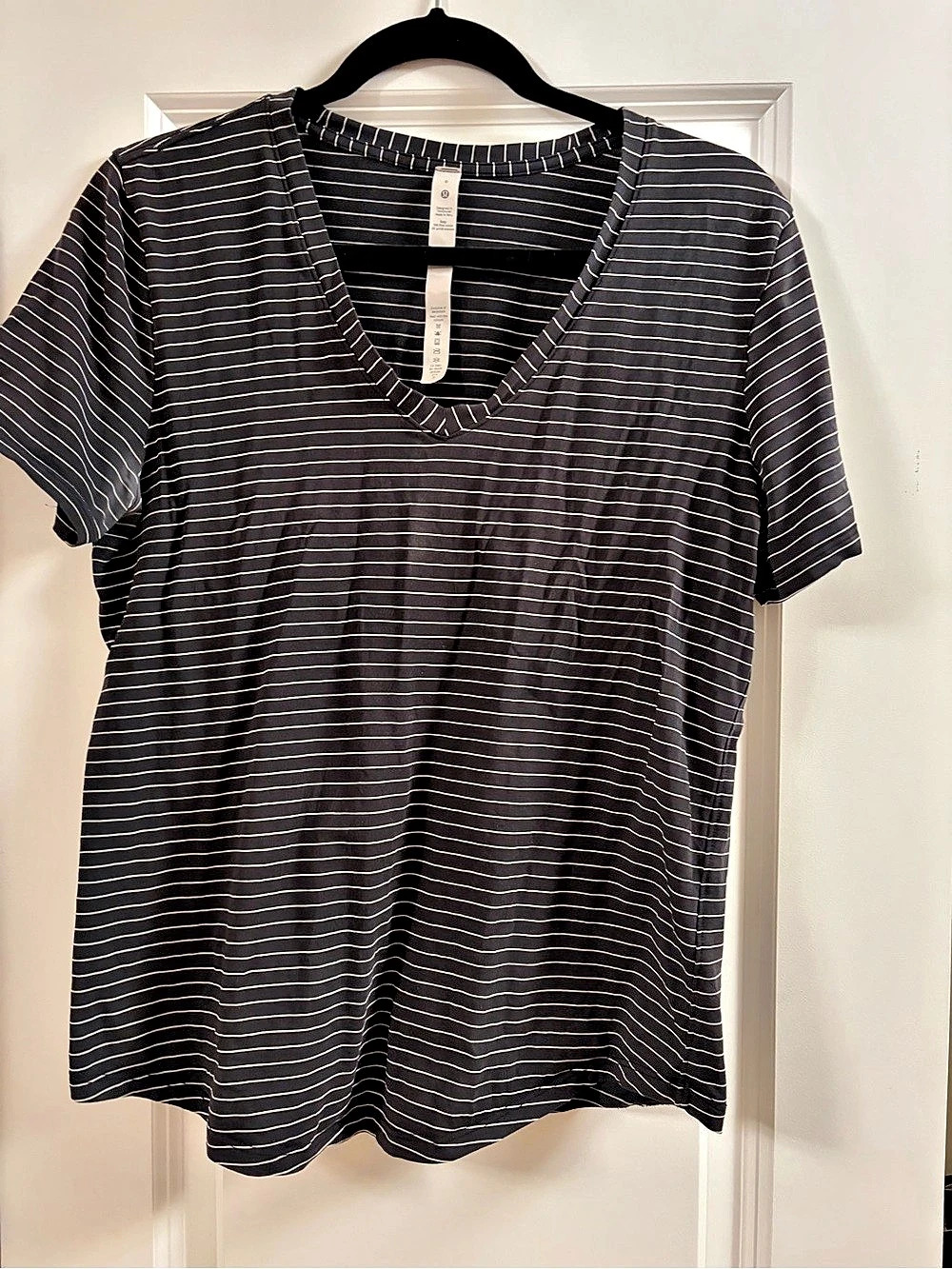 lululemon v neck love tee